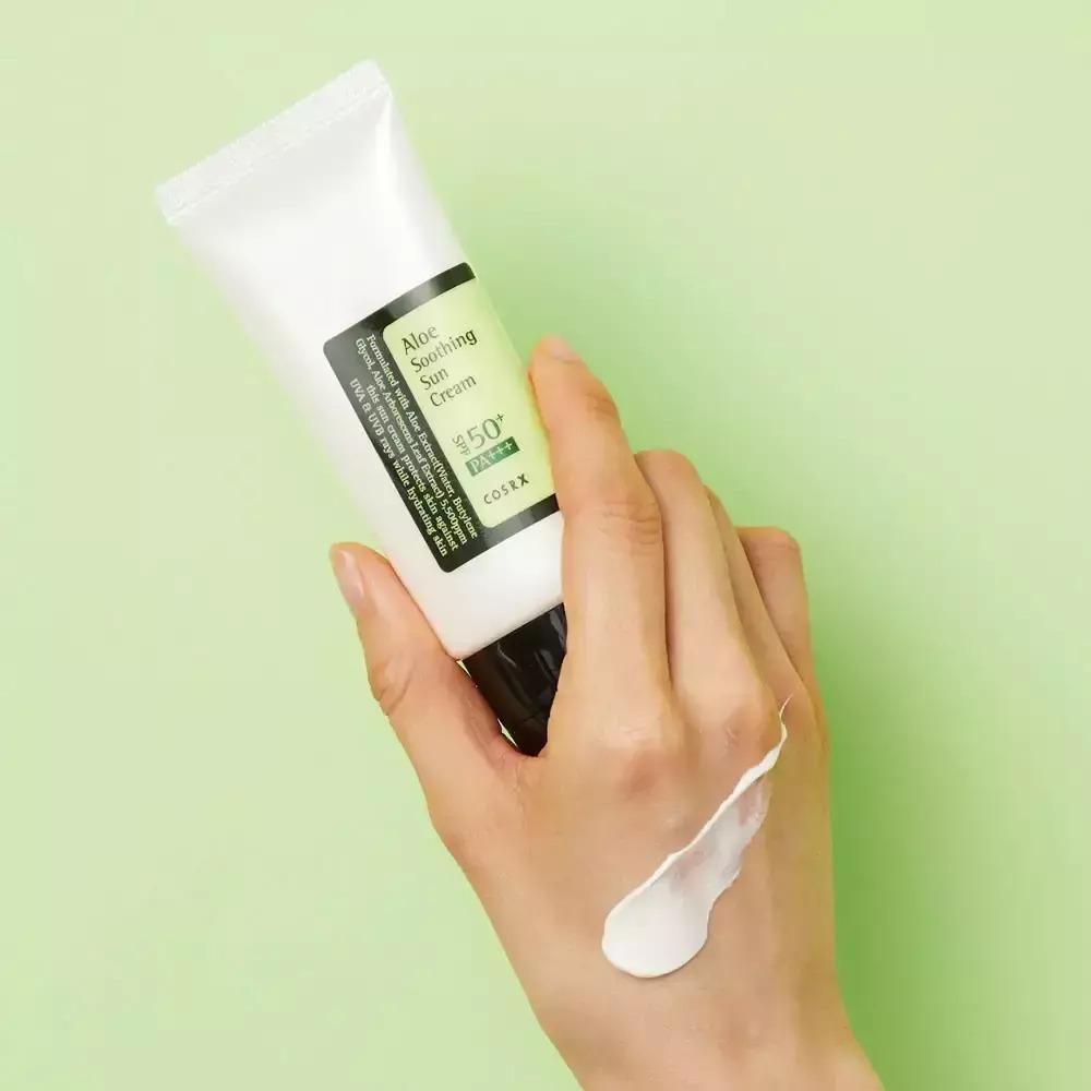 COSRX Aloe Soothing Sun Cream SPF50 κορεατικό αντηλιακό προσώπου με αλόη για ενυδάτωση και προστασία Balmglam.